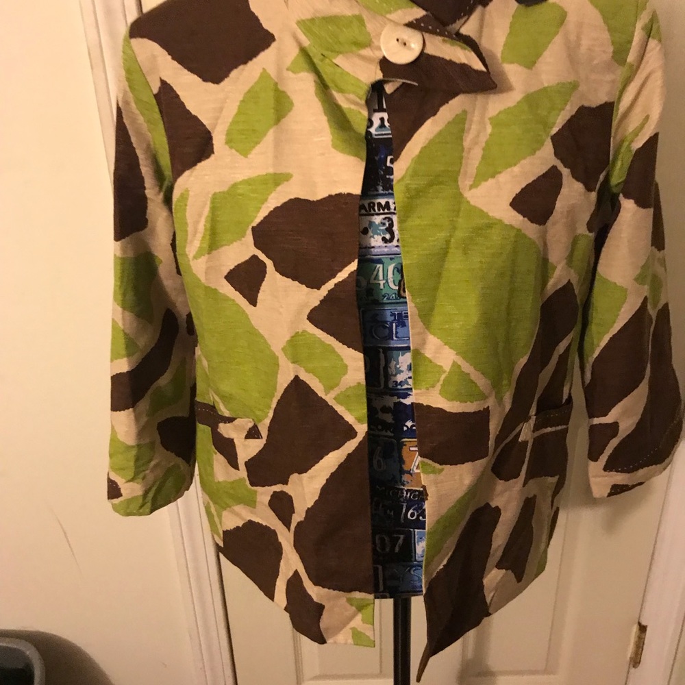 Top - Picture 2 of 8